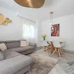 Dream Apartment In Puerto Banus